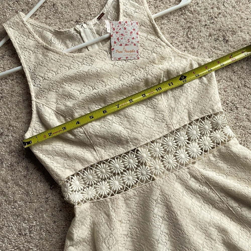 🆕FREE PEOPLE Ivory Lace Cut-Out Daisy Dress sz 0 - Picture 12 of 16